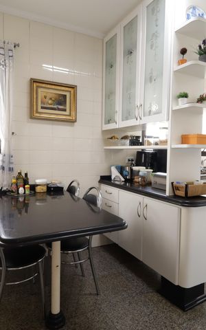 Apartamento à venda com 230m², 4 quartos e 4 vagasCozinha