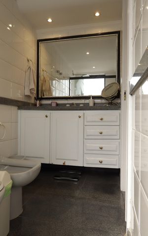 Apartamento à venda com 230m², 4 quartos e 4 vagasBanheiro da Suíte 1