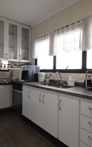 Apartamento à venda com 230m², 4 quartos e 4 vagasCozinha
