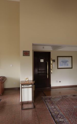 Apartamento à venda com 230m², 4 quartos e 4 vagasHall social
