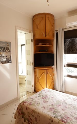 Apartamento à venda com 230m², 4 quartos e 4 vagasSuíte 2
