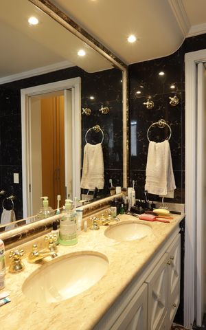Apartamento à venda com 230m², 4 quartos e 4 vagasBanheiro da Suíte