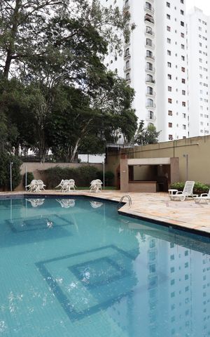 Apartamento à venda com 230m², 4 quartos e 4 vagasÁrea comum - Piscina
