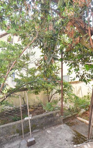 Casa à venda com 255m², 4 quartos e 4 vagas Casa à venda com 255m², 4 quartos e 4 vagasÁrea externa