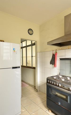 Casa à venda com 255m², 4 quartos e 4 vagas Casa à venda com 255m², 4 quartos e 4 vagasCozinha