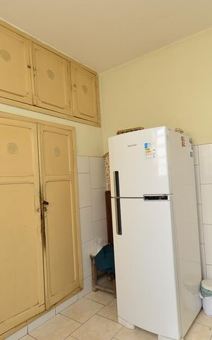 Casa à venda com 255m², 4 quartos e 4 vagas Casa à venda com 255m², 4 quartos e 4 vagasCozinha