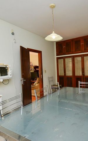 Casa à venda com 255m², 4 quartos e 4 vagas Casa à venda com 255m², 4 quartos e 4 vagasSala de Jantar