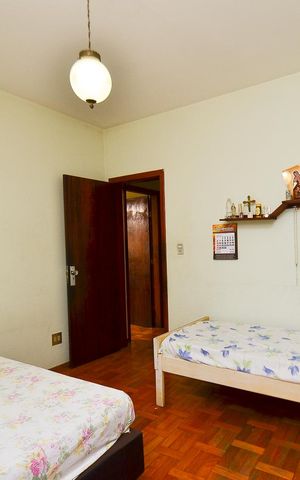Casa à venda com 255m², 4 quartos e 4 vagas Casa à venda com 255m², 4 quartos e 4 vagasQuarto 2