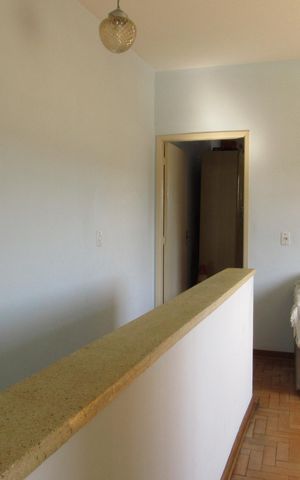 Casa à venda com 189m², 2 quartos e 2 vagasHall dos cômodos superiores