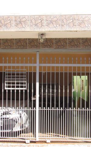Casa à venda com 189m², 2 quartos e 2 vagasFachada