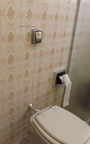 Casa à venda com 189m², 2 quartos e 2 vagasBanheiro