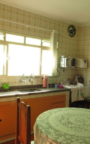Casa à venda com 189m², 2 quartos e 2 vagasCozinha