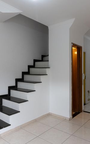 Casa de condomínio à venda com 110m², 2 quartos e 1 vaga Casa de condomínio à venda com 110m², 2 quartos e 1 vagaSala
