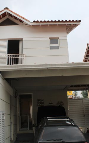 Casa de condomínio para alugar com 150m², 3 quartos e 3 vagasFachada