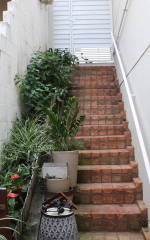 Casa de condomínio para alugar com 150m², 3 quartos e 3 vagasQuintal