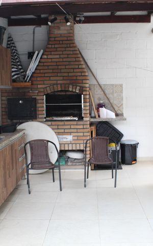 Casa de condomínio para alugar com 150m², 3 quartos e 3 vagasQuintal