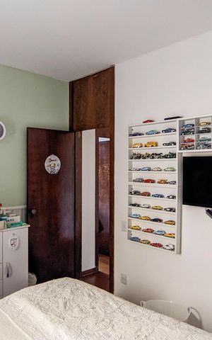 Casa à venda com 500m², 7 quartos e 4 vagas Casa à venda com 500m², 7 quartos e 4 vagasQuarto 5