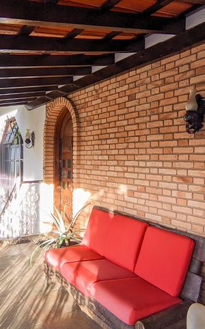 Casa à venda com 500m², 7 quartos e 4 vagas Casa à venda com 500m², 7 quartos e 4 vagasVaranda da Casa
