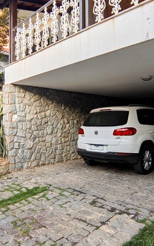 Casa à venda com 500m², 7 quartos e 4 vagas Casa à venda com 500m², 7 quartos e 4 vagasGaragem
