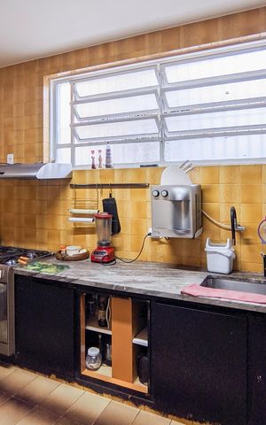 Casa à venda com 500m², 7 quartos e 4 vagas Casa à venda com 500m², 7 quartos e 4 vagasCozinha