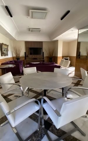 Apartamento para alugar com 80m², 2 quartos e 2 vagas Apartamento para alugar com 80m², 2 quartos e 2 vagasÁrea comum - Sala de Reunião / Espera