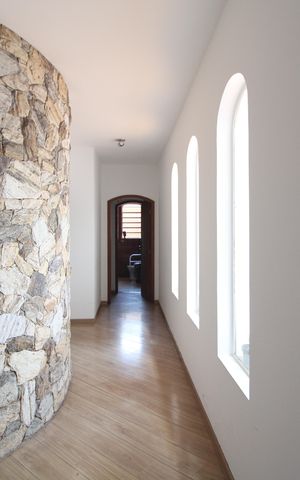 Casa à venda com 400m², 4 quartos e 3 vagasCorredor