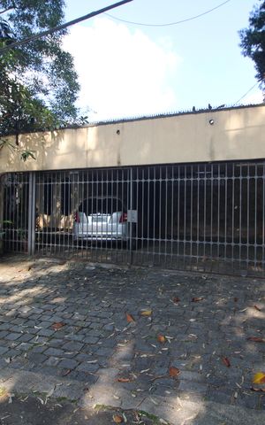 Casa à venda com 400m², 4 quartos e 3 vagasFachada