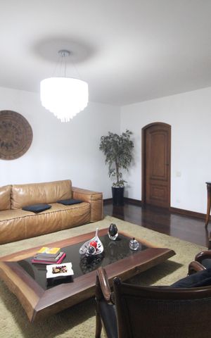 Casa à venda com 400m², 4 quartos e 3 vagasSala