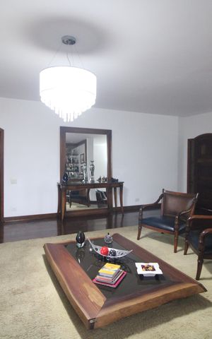 Casa à venda com 400m², 4 quartos e 3 vagasSala