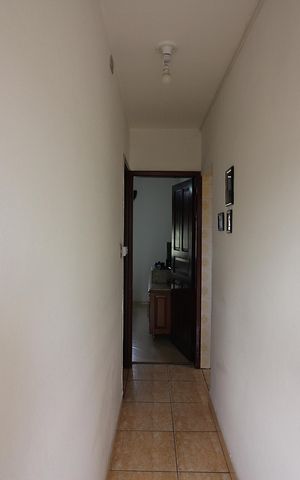 Casa à venda com 260m², 3 quartos e 7 vagasCorredor