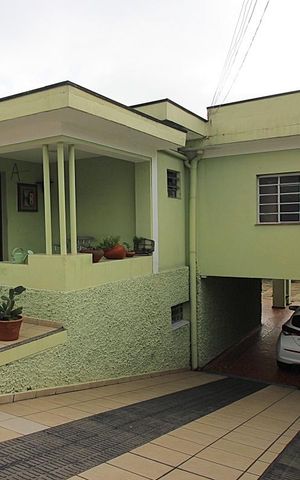 Casa à venda com 260m², 3 quartos e 7 vagasGaragem
