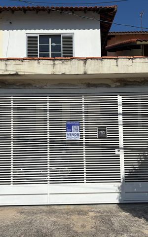 Casa à venda com 150m², 3 quartos e 2 vagasFachada