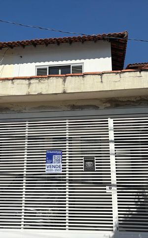 Casa à venda com 150m², 3 quartos e 2 vagasFachada