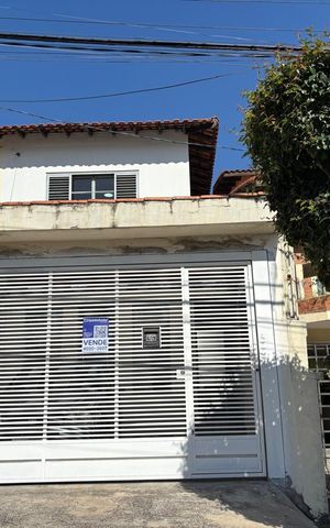 Casa à venda com 150m², 3 quartos e 2 vagasFachada
