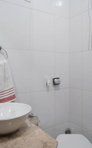 Casa à venda com 100m², 3 quartos e 2 vagasBanheiro