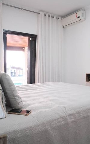 Casa à venda com 100m², 3 quartos e 2 vagasSuíte