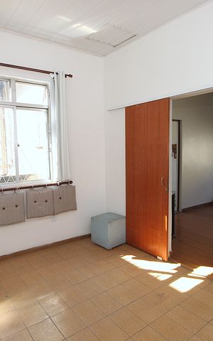 Casa à venda com 550m², 6 quartos e 6 vagasQuarto 2 casa 1