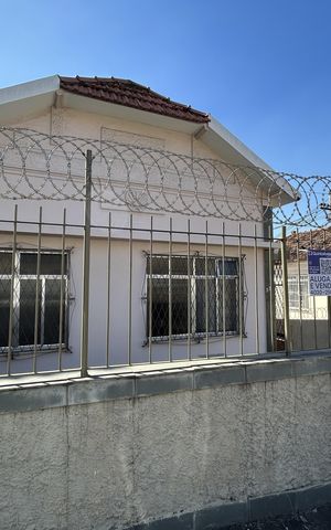 Casa à venda com 550m², 6 quartos e 6 vagasFachada casa 1