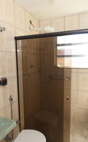 Casa à venda com 550m², 6 quartos e 6 vagasBanheiro casa 1