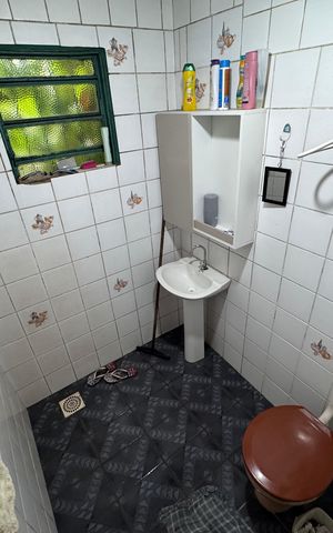 Casa à venda com 80m², 2 quartos e 1 vaga Casa à venda com 80m², 2 quartos e 1 vagaBanheiro