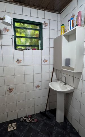 Casa à venda com 80m², 2 quartos e 1 vaga Casa à venda com 80m², 2 quartos e 1 vagaBanheiro
