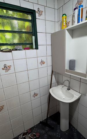 Casa à venda com 80m², 2 quartos e 1 vaga Casa à venda com 80m², 2 quartos e 1 vagaBanheiro