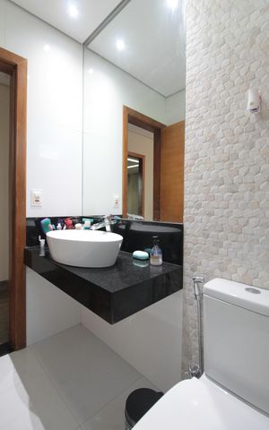 Casa à venda com 450m², 3 quartos e 10 vagasBanheiro Social 1