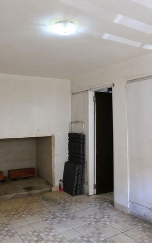 Casa à venda com 217m², 3 quartos e 2 vagas Casa à venda com 217m², 3 quartos e 2 vagasGaragem