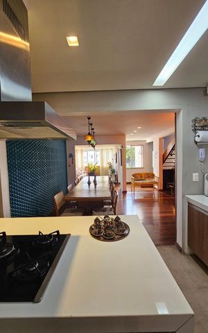 Apartamento à venda com 305m², 4 quartos e 2 vagas Apartamento à venda com 305m², 4 quartos e 2 vagasCozinha