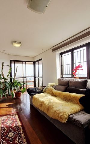 Apartamento à venda com 144m², 3 quartos e 4 vagas Apartamento à venda com 144m², 3 quartos e 4 vagasSala