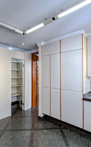 Apartamento à venda com 346m², 4 quartos e 4 vagasCopa