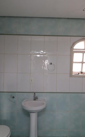 Casa à venda com 450m², 8 quartos e 2 vagasBanheiro 1