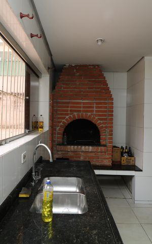 Casa à venda com 450m², 8 quartos e 2 vagasCozinha