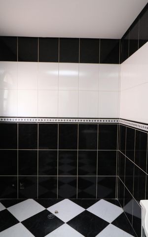 Casa à venda com 450m², 8 quartos e 2 vagasBanheiro da Suíte 2